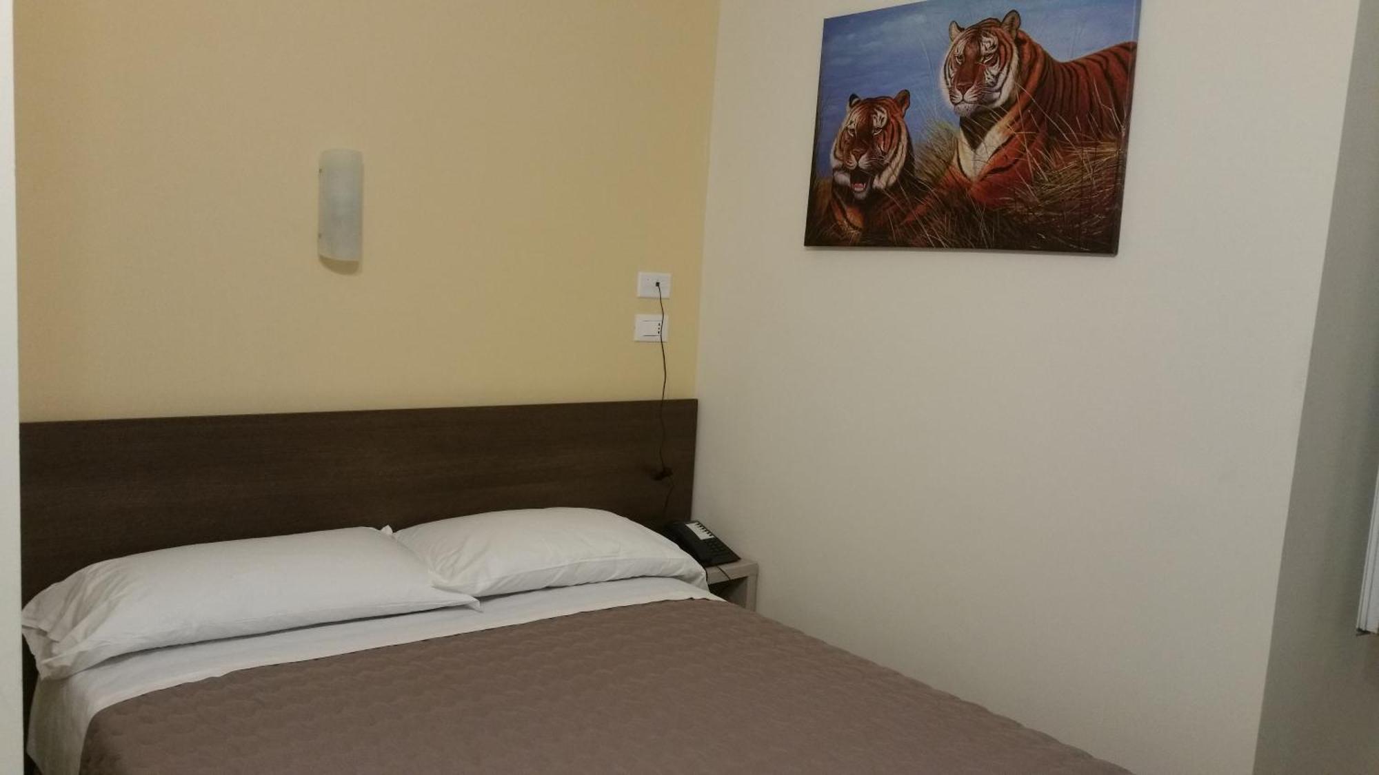 Hotel Tommaseo Генуя Номер фото