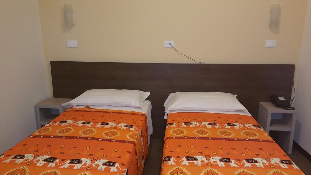 Hotel Tommaseo Генуя Екстер'єр фото